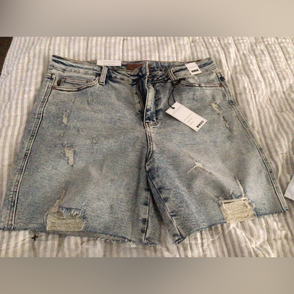 Judy blue stretch jean shorts
